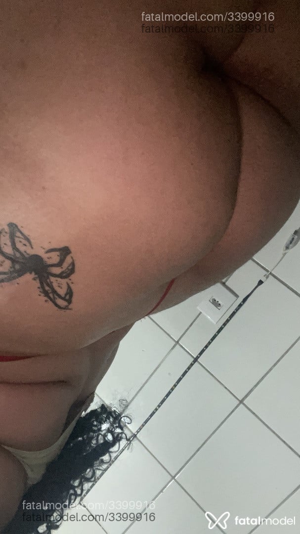 Acompanhante mulher morena (o) de olhos castanhos - Mari