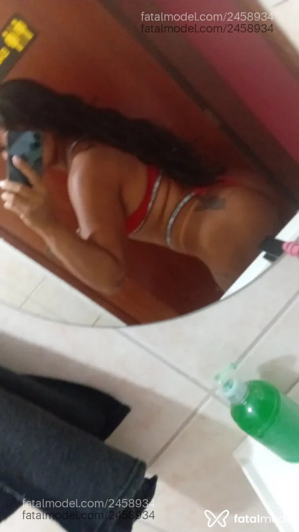 Acompanhante mulher morena (o) de olhos pretos - Bella