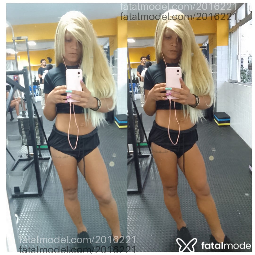 Acompanhante mulher trans morena (o) de olhos pretos - Anna Kelly