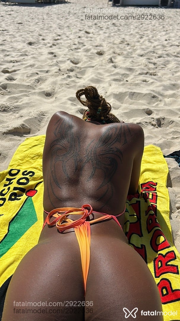 Acompanhante mulher com cabelo castanho de olhos castanhos - Rebecca Azevedo