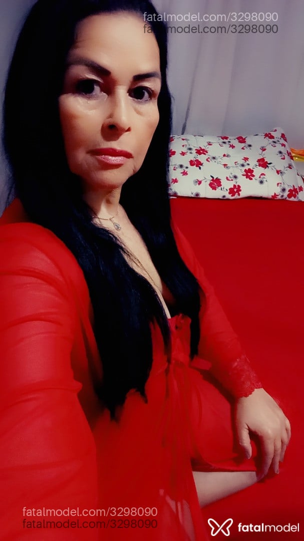 Acompanhante mulher morena (o) de olhos castanhos - Penélope