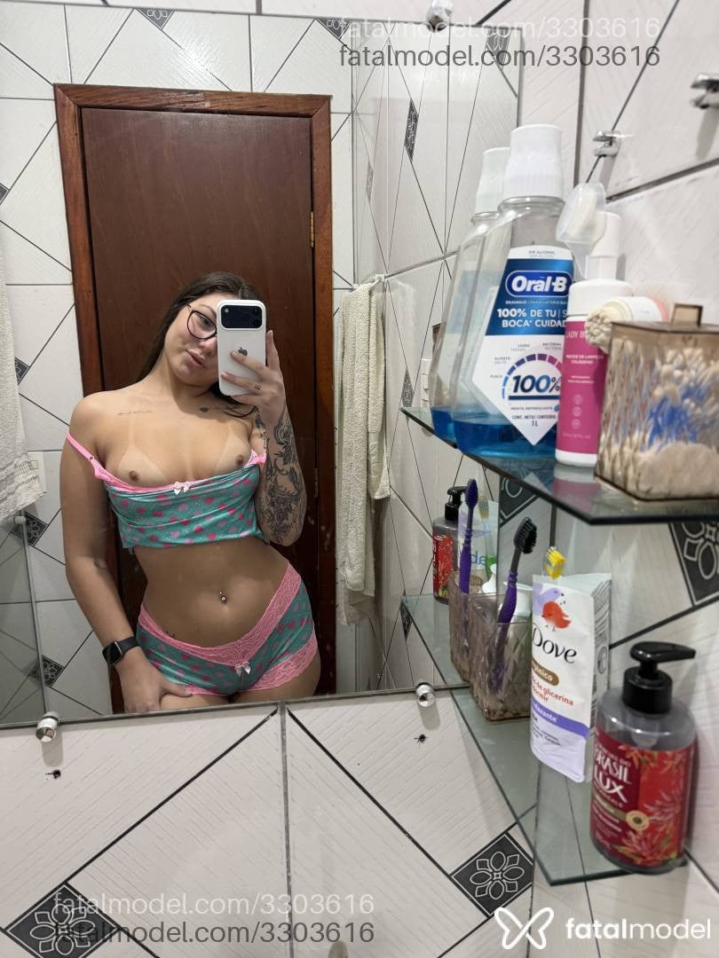 Acompanhante mulher com cabelo castanho de olhos castanhos em Curitiba - Gaby Ramos