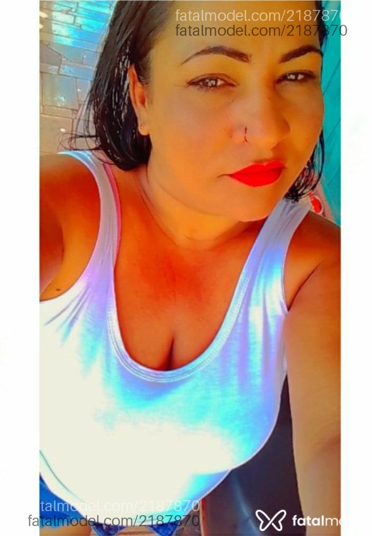 Acompanhante mulher morena (o) de olhos pretos - Alice Alves