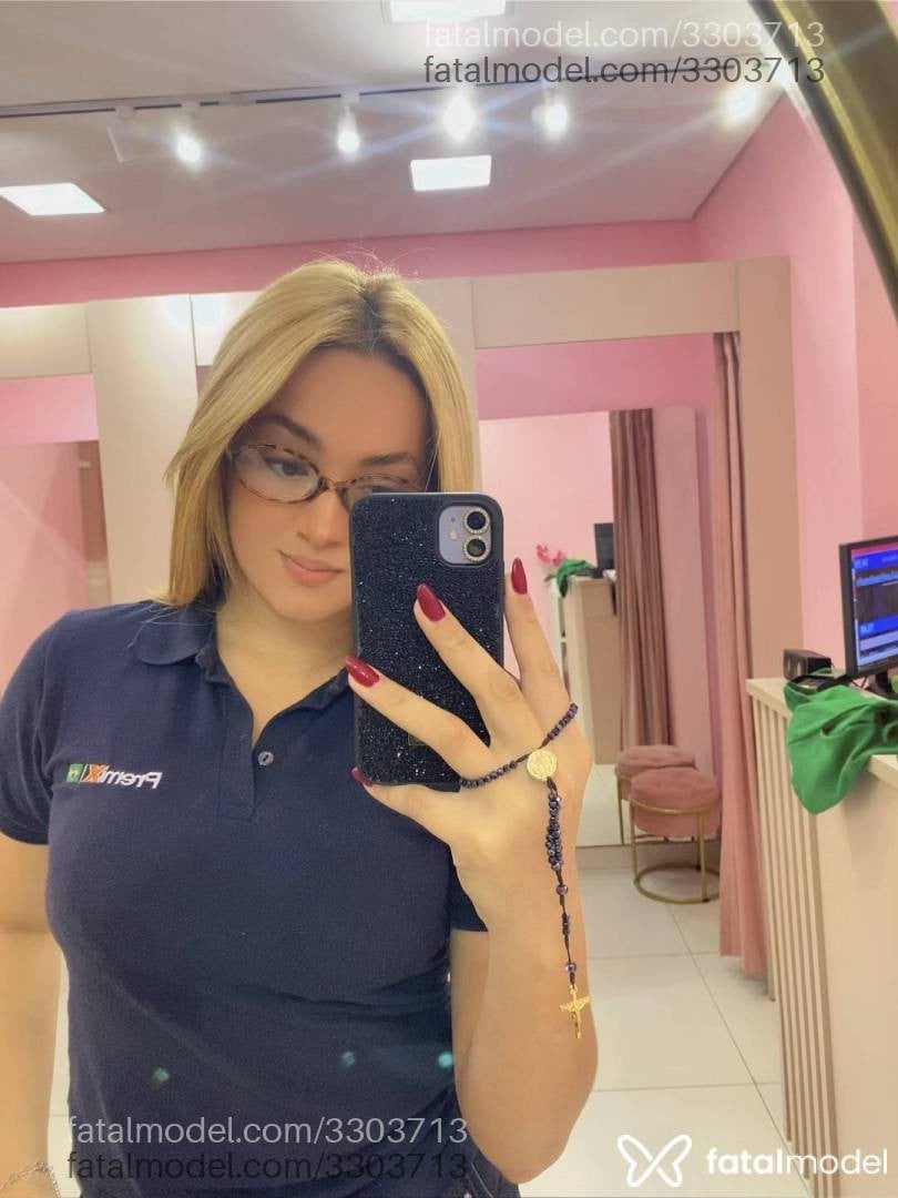 Acompanhante mulher loira (o) de olhos castanhos em Cuiabá - Rubi Vitória
