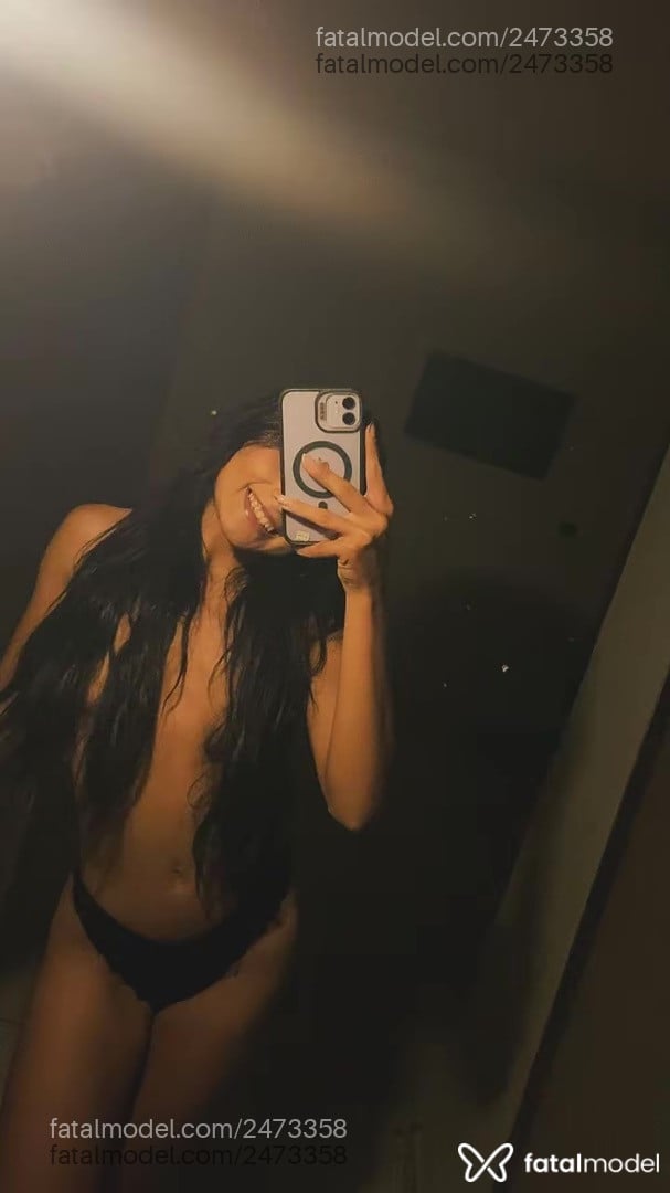 Acompanhante mulher morena (o) de olhos castanhos - Naely