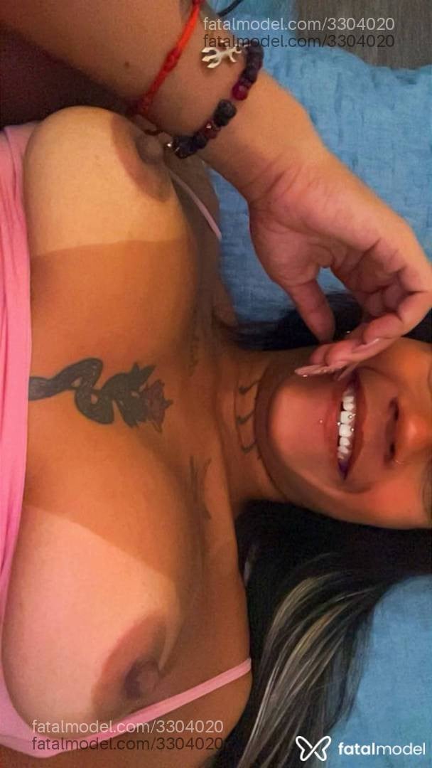 Acompanhante mulher com cabelo castanho de olhos castanhos - Melinna Réis