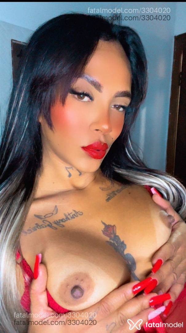 Acompanhante mulher com cabelo castanho de olhos castanhos - Melinna Réis