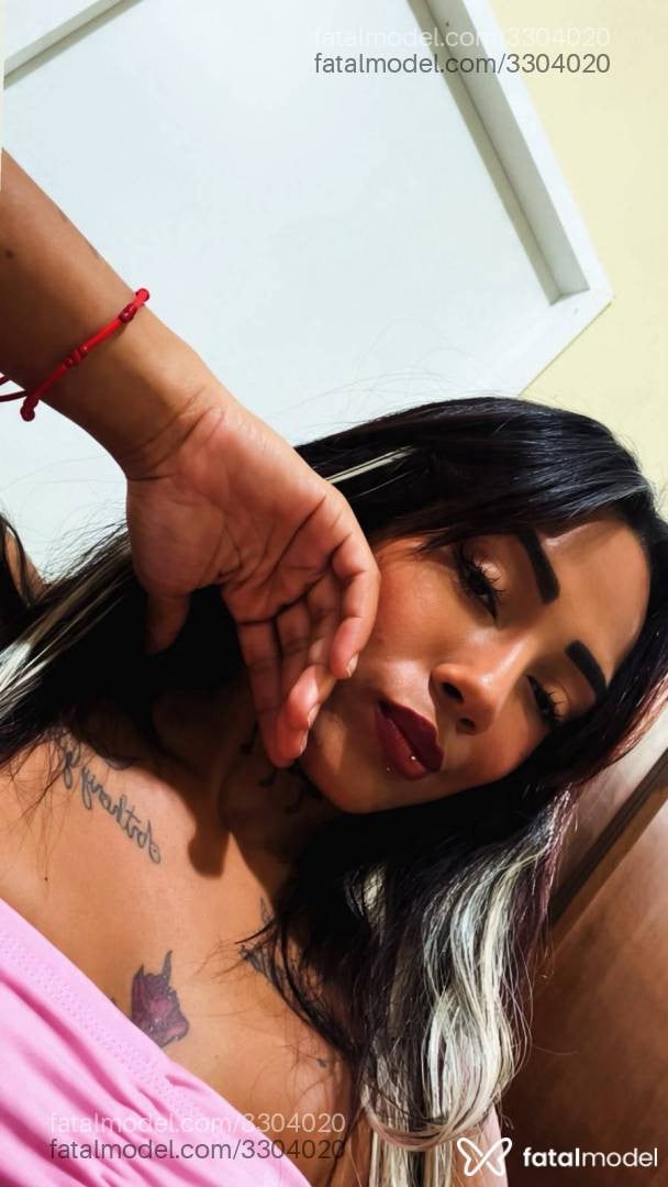 Acompanhante mulher com cabelo castanho de olhos castanhos - Melinna Réis