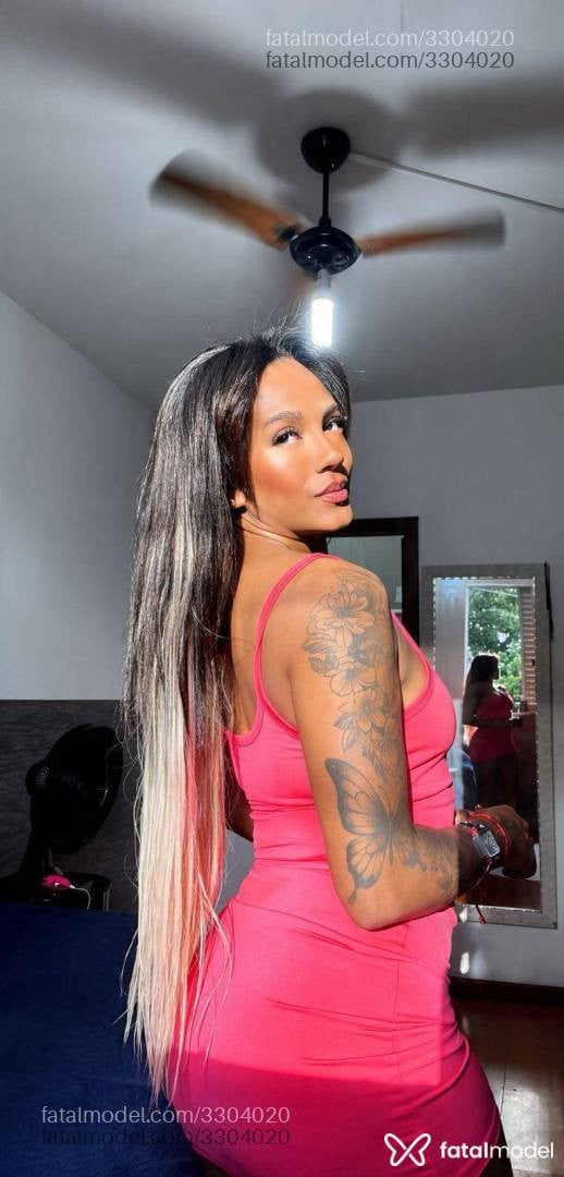 Acompanhante mulher com cabelo castanho de olhos castanhos - Melinna Réis
