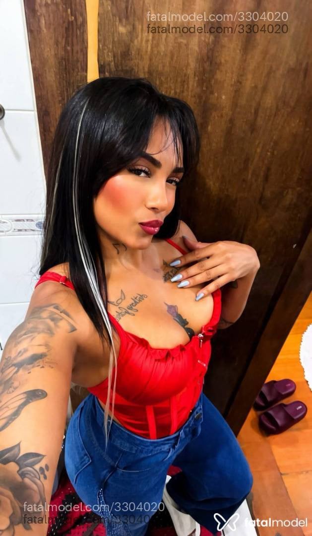 Acompanhante mulher com cabelo castanho de olhos castanhos - Melinna Réis
