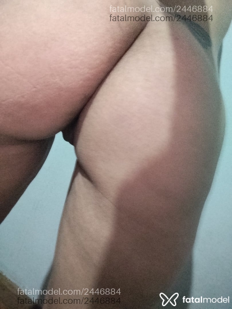 Acompanhante mulher loira (o) de olhos castanhos - Gisele