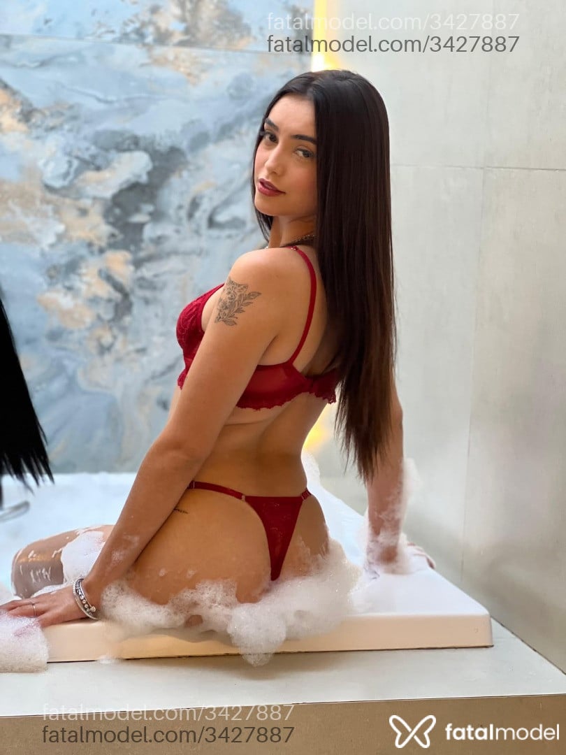 Acompanhante mulher morena (o) de olhos castanhos - Fernanda
