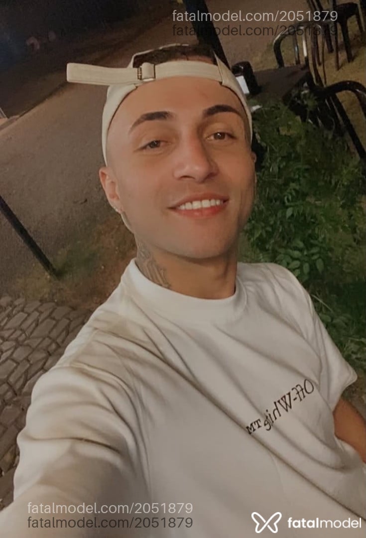 Acompanhante homem com cabelo castanho de olhos castanhos - Nicolas