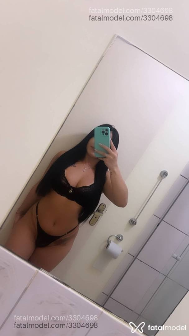Acompanhante mulher morena (o) de olhos pretos - Isadora Salles