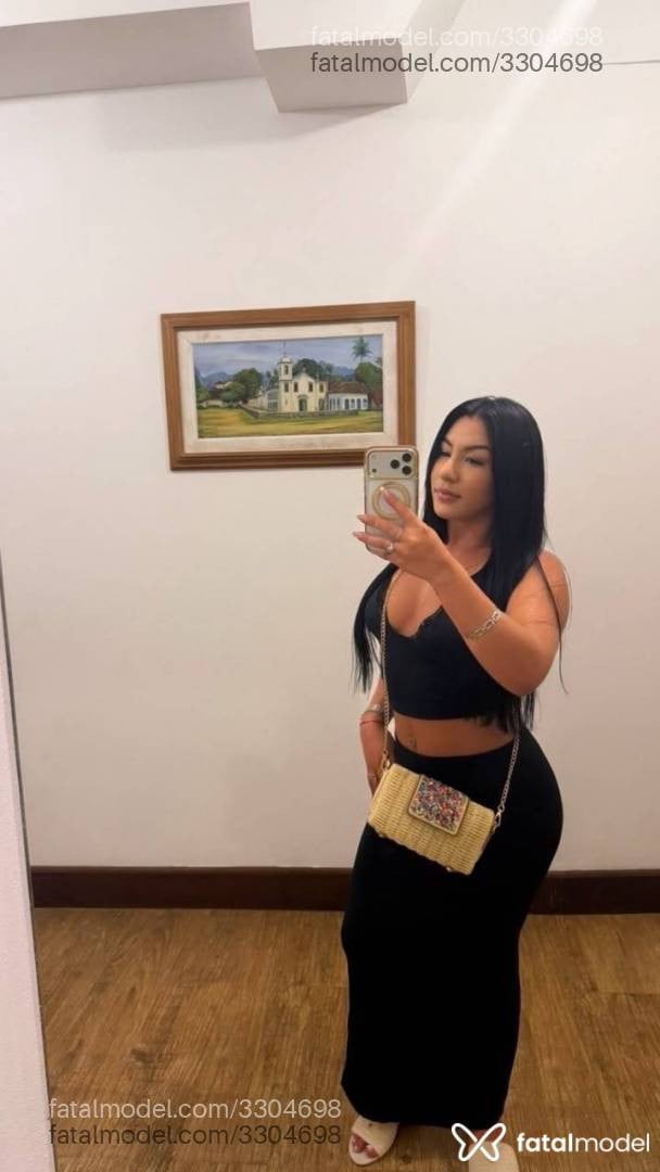 Acompanhante mulher morena (o) de olhos pretos - Isadora Salles