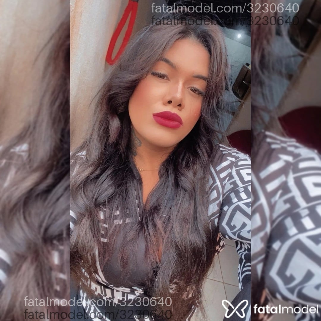 Acompanhante mulher morena (o) de olhos pretos - Mariana