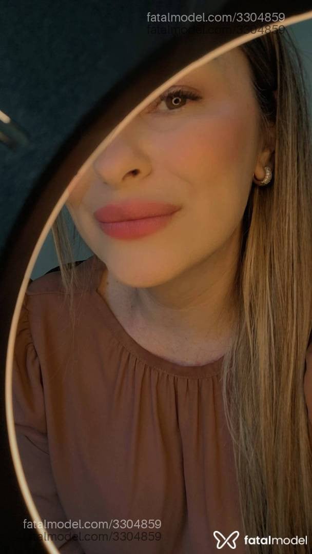Acompanhante mulher loira (o) de olhos mel - Gabi Ritter