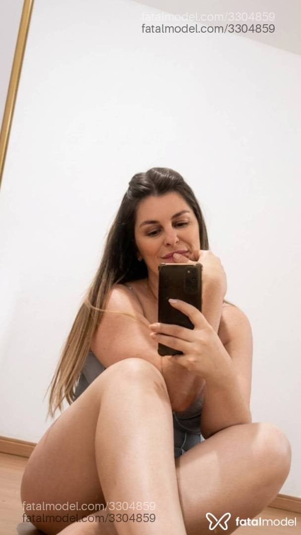 Acompanhante mulher loira (o) de olhos mel - Gabi Ritter