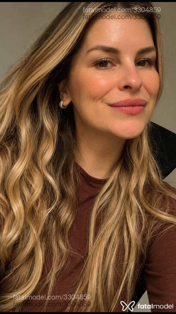 Acompanhante mulher loira (o) de olhos mel - Gabi Ritter