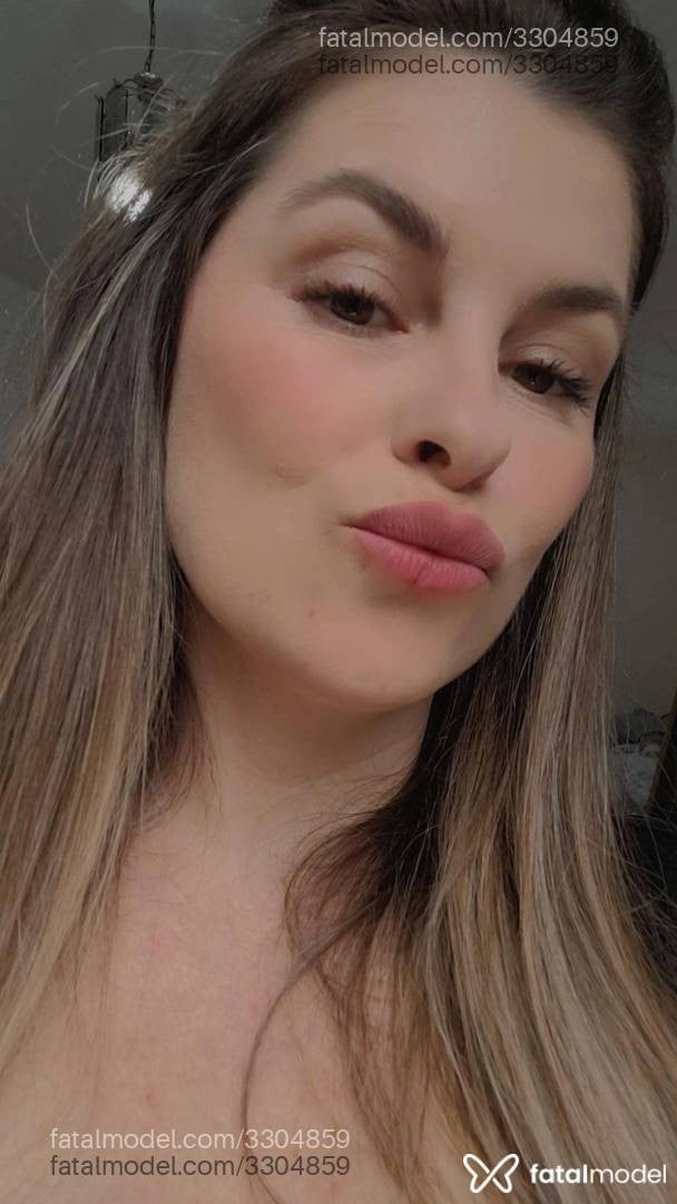 Acompanhante mulher loira (o) de olhos mel - Gabi Ritter