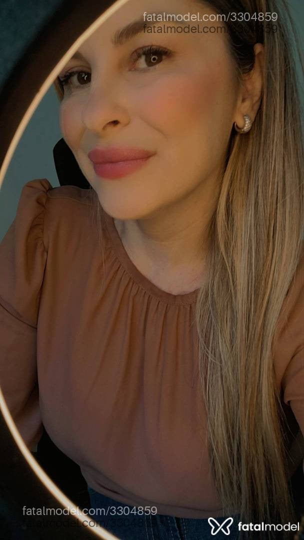 Acompanhante mulher loira (o) de olhos mel - Gabi Ritter
