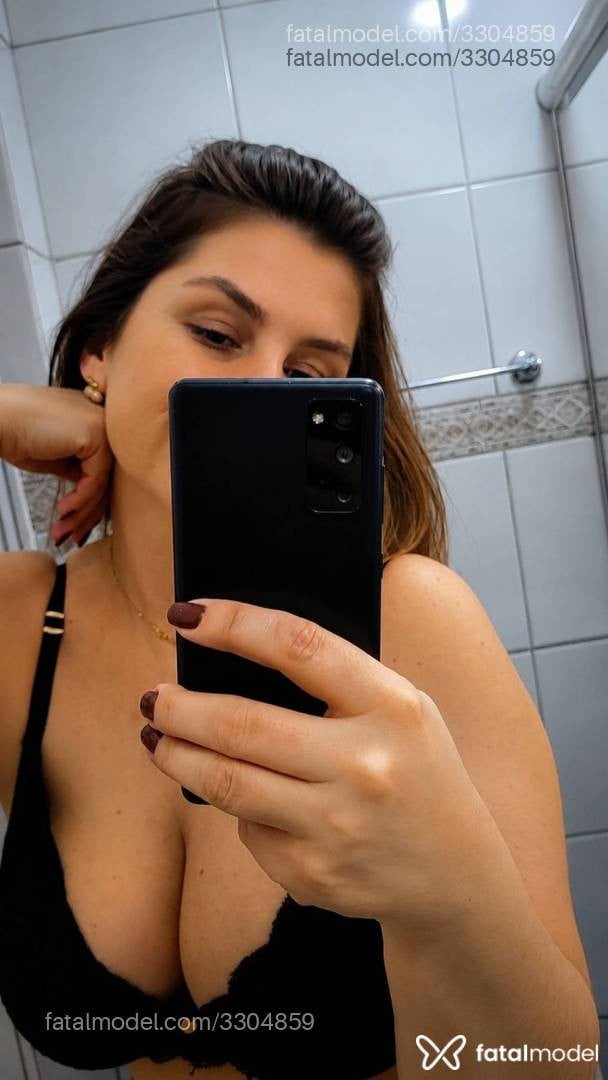 Acompanhante mulher loira (o) de olhos mel - Gabi Ritter