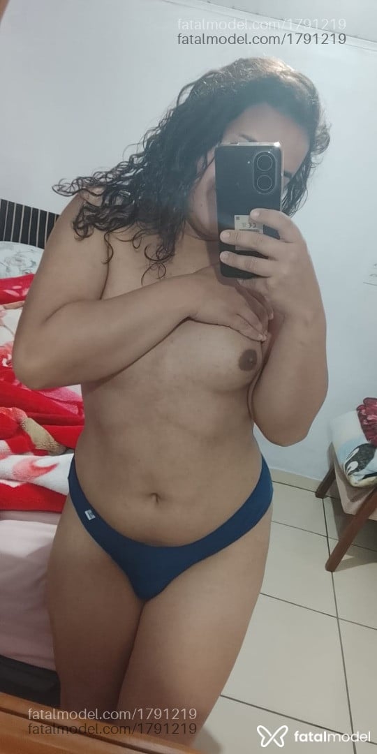 Acompanhante mulher trans morena (o) de olhos castanhos - Gabi