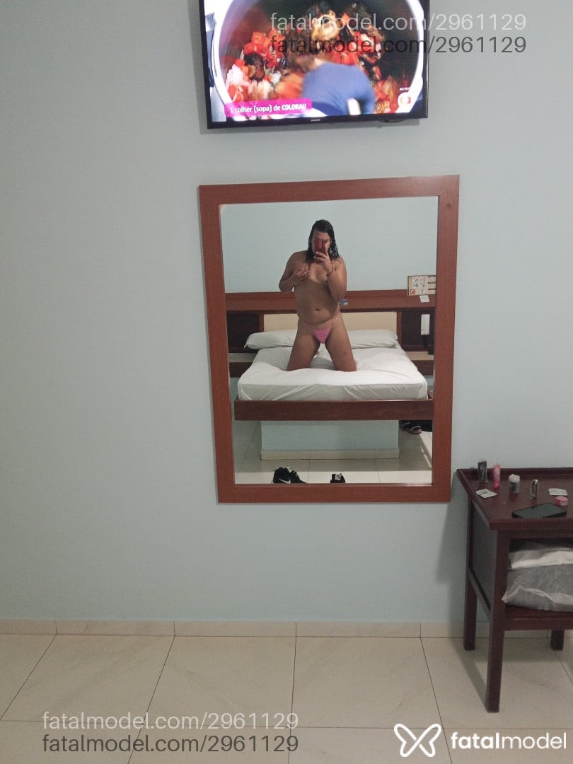 Acompanhante mulher trans ruiva (o) de olhos pretos - Laysla Tavares