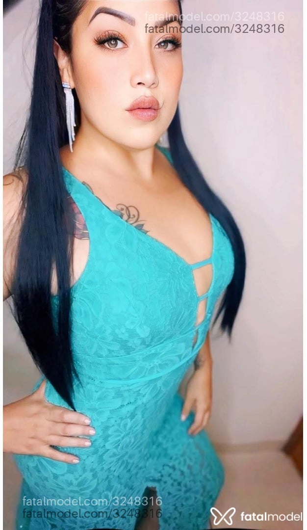 Acompanhante mulher com cabelo castanho de olhos castanhos - Maah Takamura