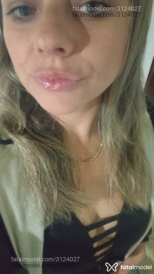 Acompanhante mulher loira (o) de olhos azuis - Crissafadinha