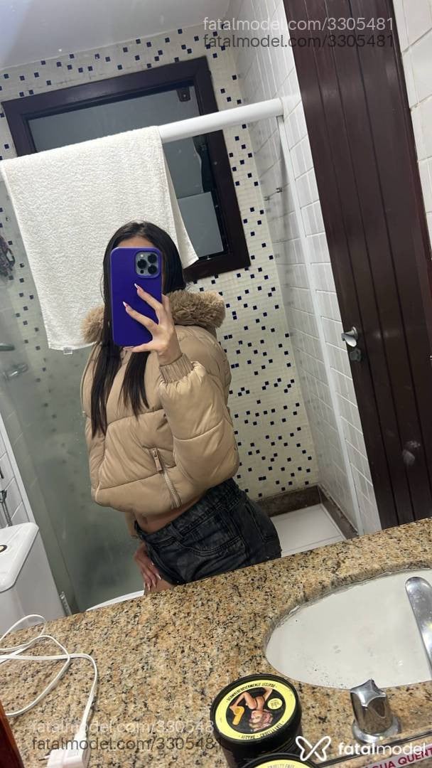 Acompanhante mulher com cabelo castanho de olhos castanhos em Armação dos Búzios - Renata