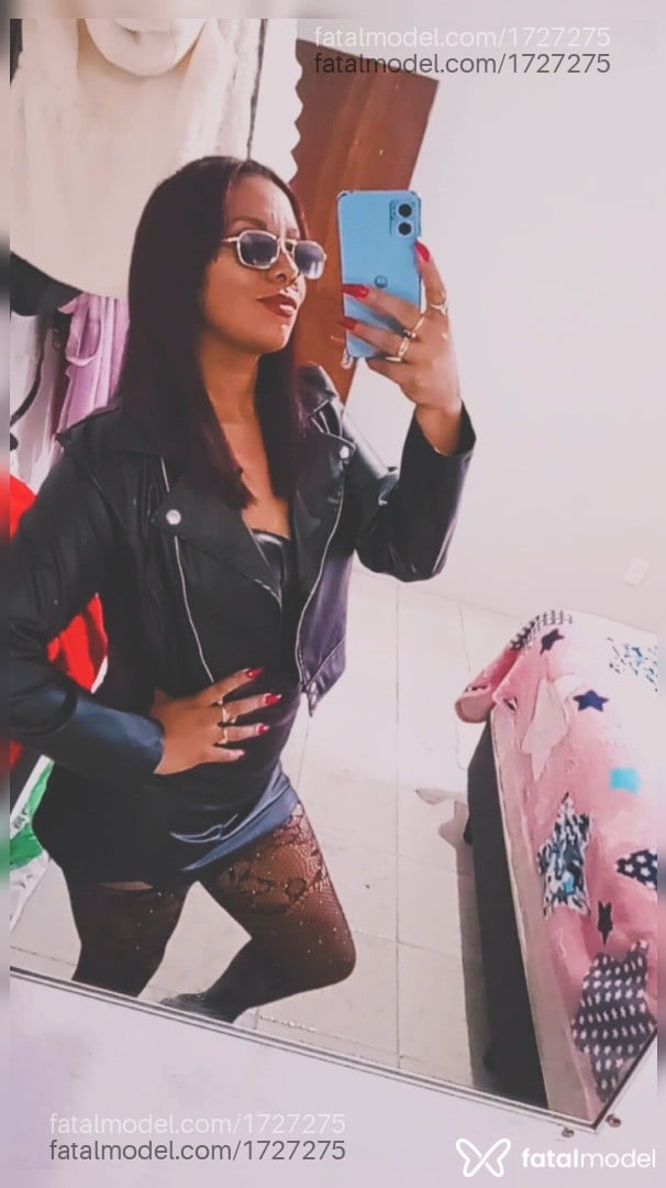 Acompanhante mulher morena (o) de olhos pretos - Angélica Ferreira