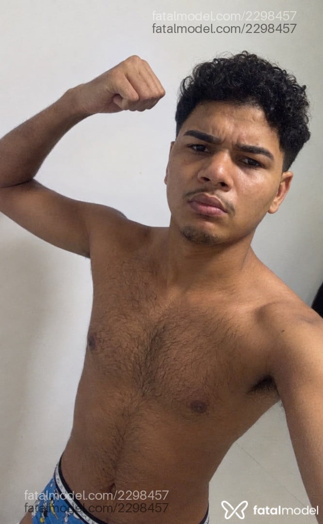 Acompanhante homem morena (o) de olhos pretos - Guilherme