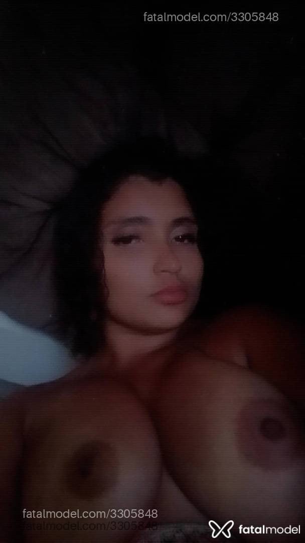 Acompanhante mulher morena (o) de olhos castanhos - Vitória