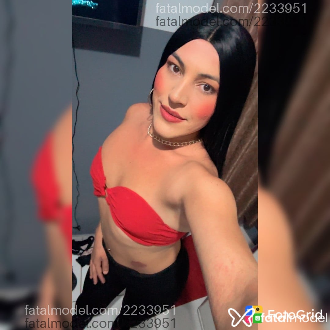 Acompanhante mulher trans morena (o) de olhos castanhos - Taty Stupp