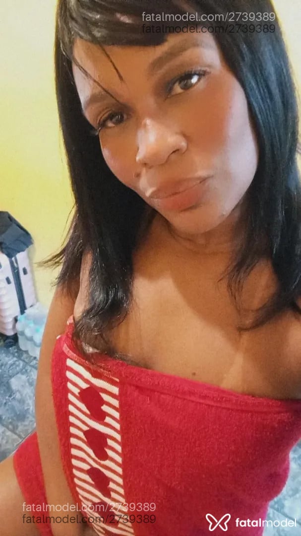 Acompanhante mulher com cabelo castanho de olhos pretos - Samila