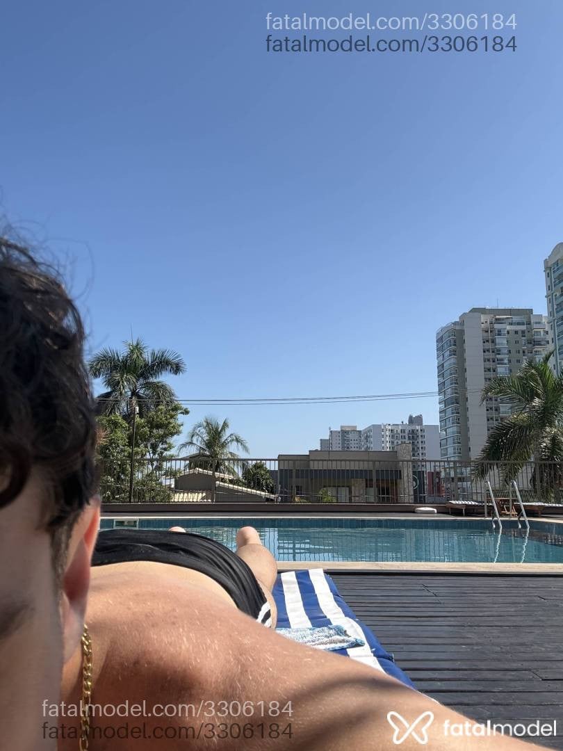 Acompanhante homem loira (o) de olhos verdes em Vitória - Miguel