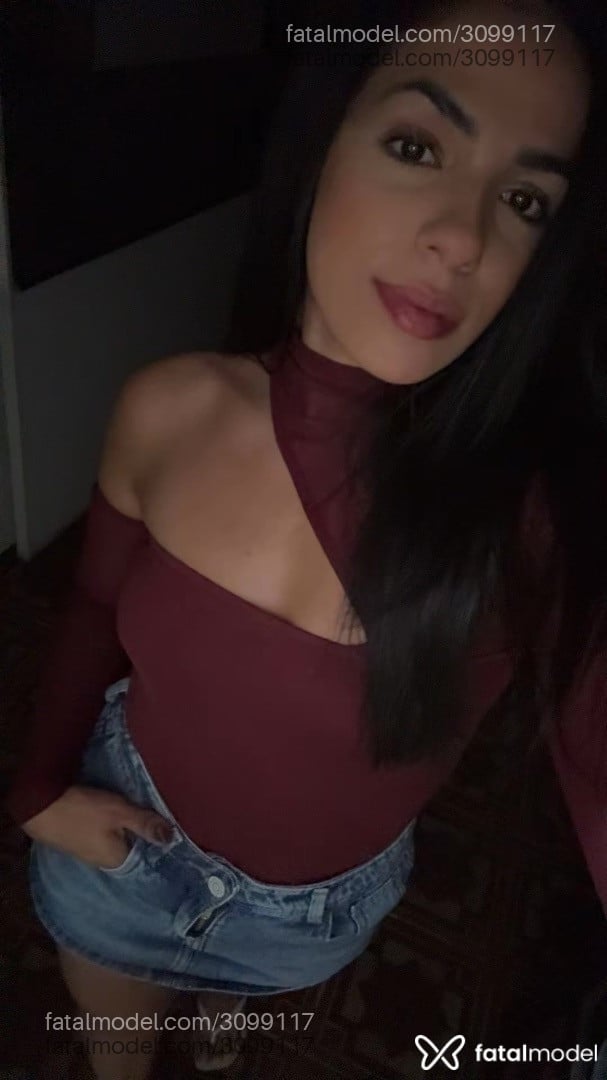 Acompanhante mulher morena (o) de olhos pretos - Safira