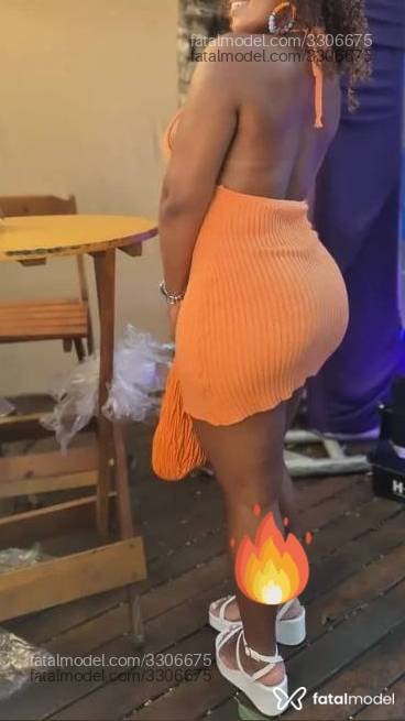 Acompanhante mulher com cabelo castanho de olhos pretos - Ayla Victoria