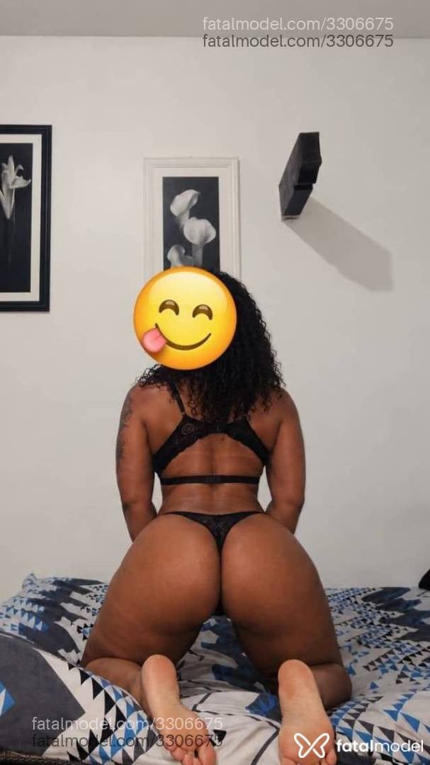 Acompanhante mulher com cabelo castanho de olhos pretos - Ayla Victoria