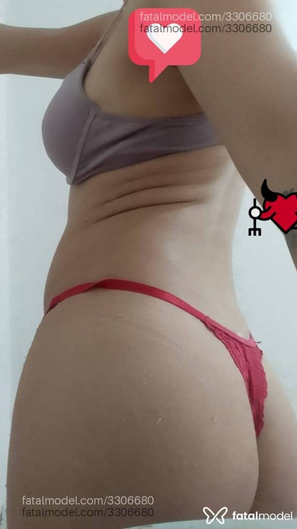 Acompanhante mulher morena (o) de olhos castanhos em Realeza Acompanhante mulher morena (o) de olhos castanhos em Realeza - Karol