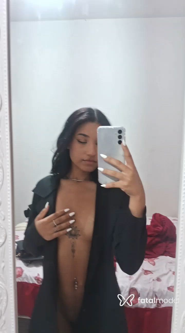 Acompanhante mulher morena (o) de olhos castanhos - Auras