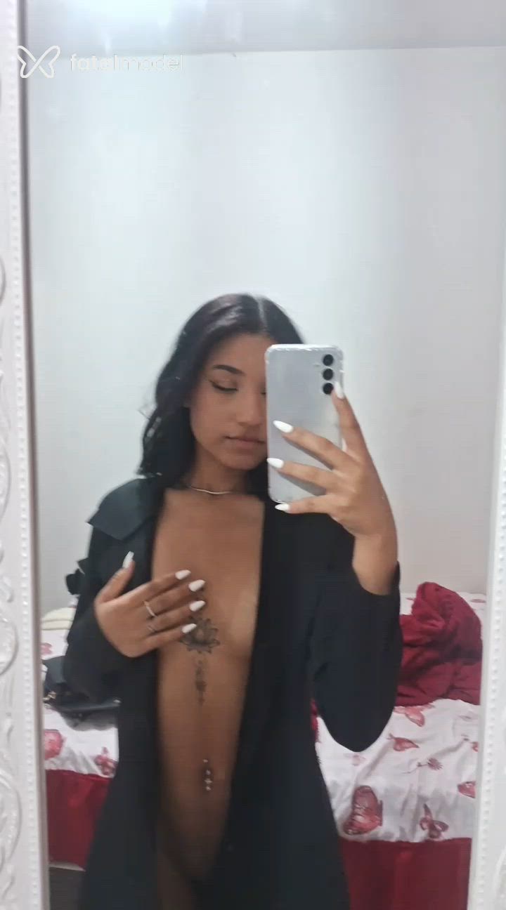 Acompanhante mulher morena (o) de olhos castanhos - Auras