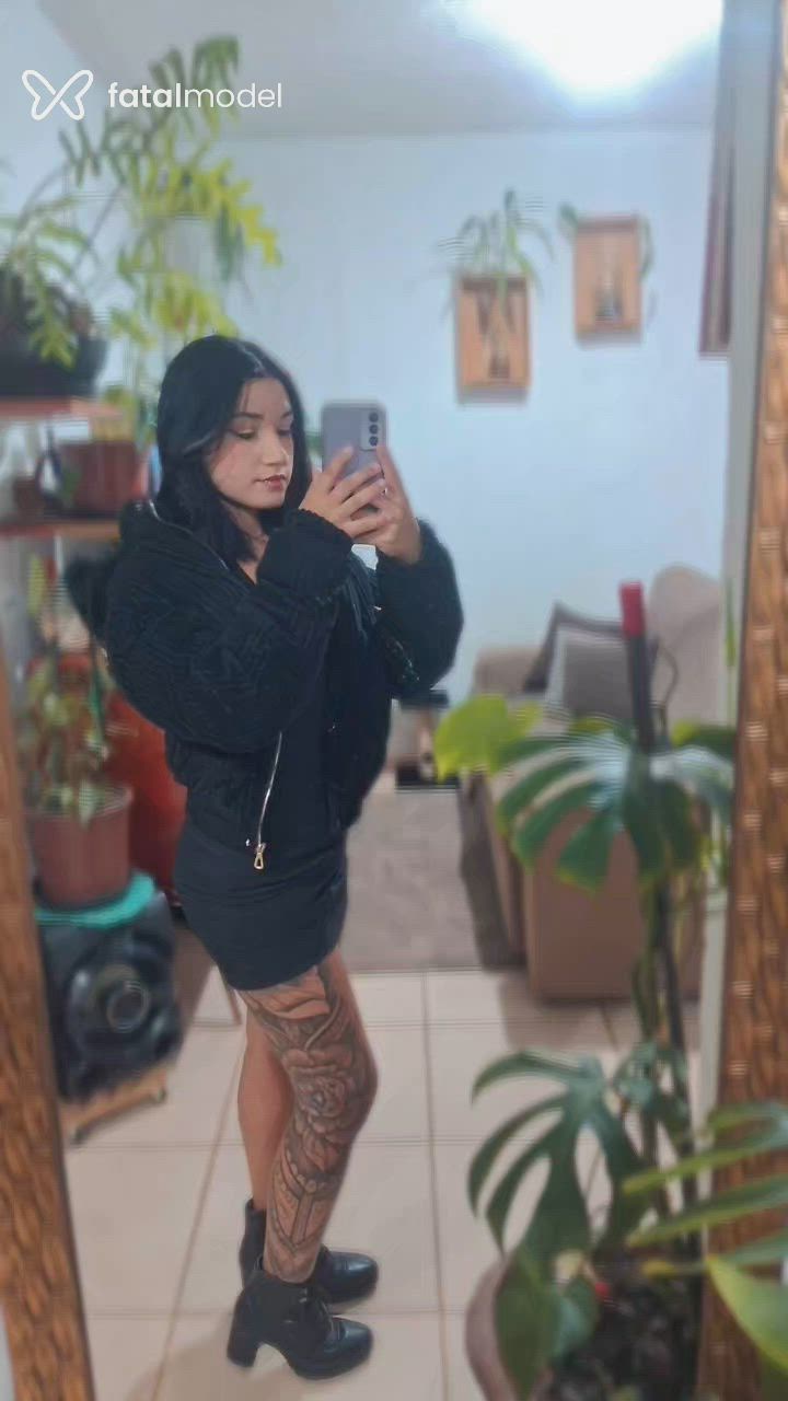 Acompanhante mulher morena (o) de olhos castanhos - Auras