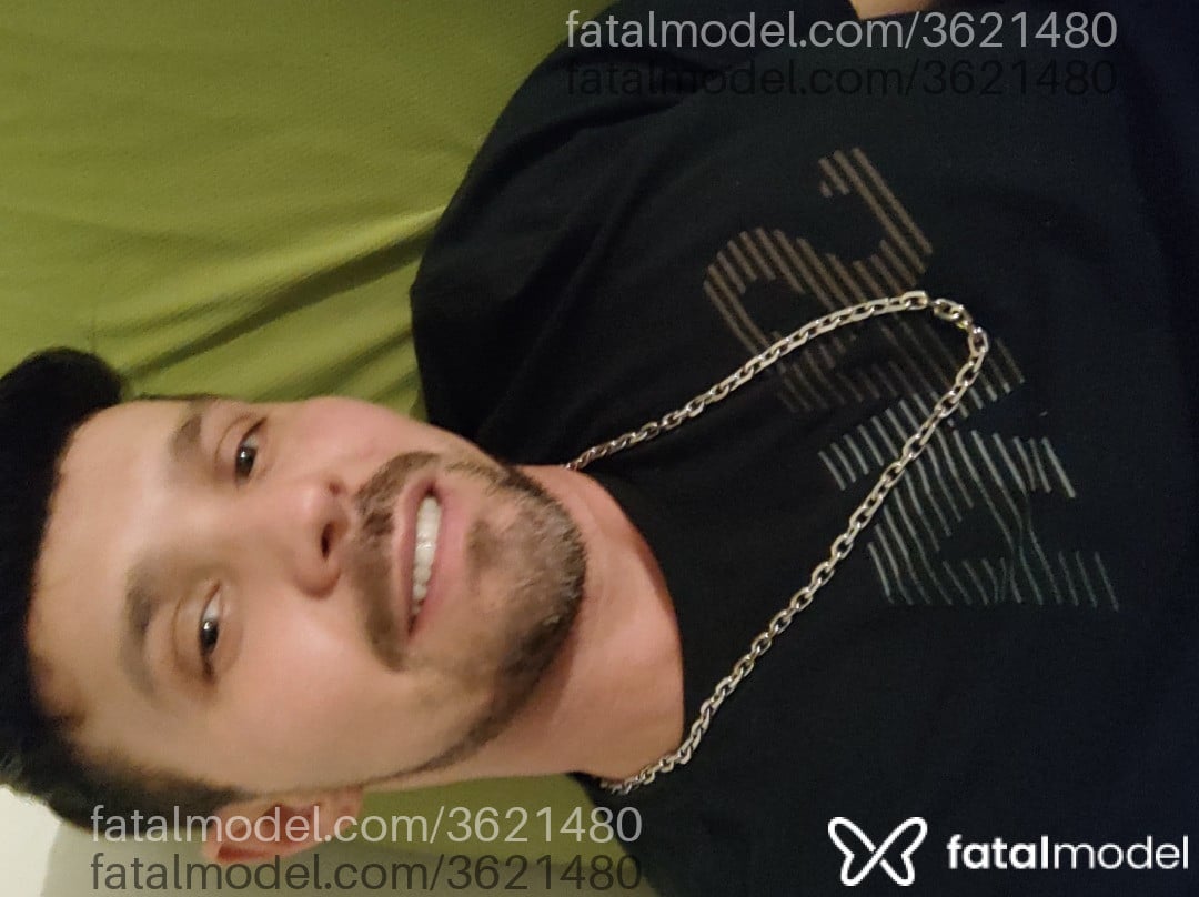 Acompanhante homem com cabelo castanho de olhos mel - Maykon