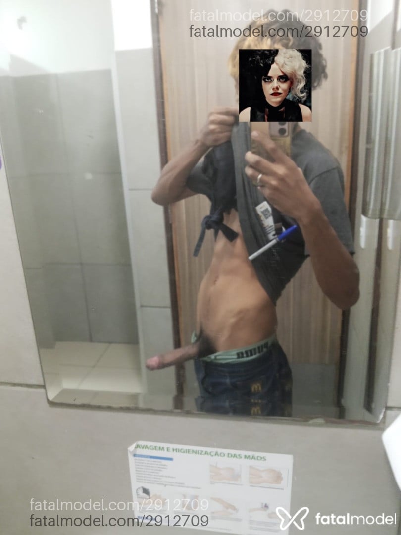 Acompanhante homem com cabelo colorido de olhos castanhos - Dalmatazin