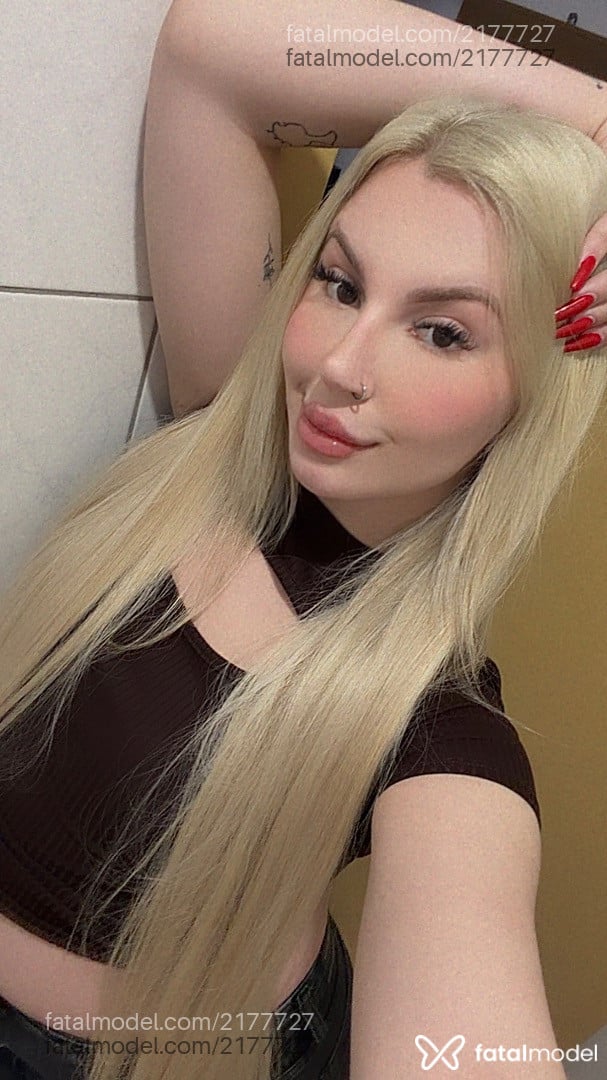 Acompanhante mulher trans loira (o) de olhos castanhos - Jojoferrr Acompanhante mulher trans loira (o) de olhos castanhos - Jojoferrr