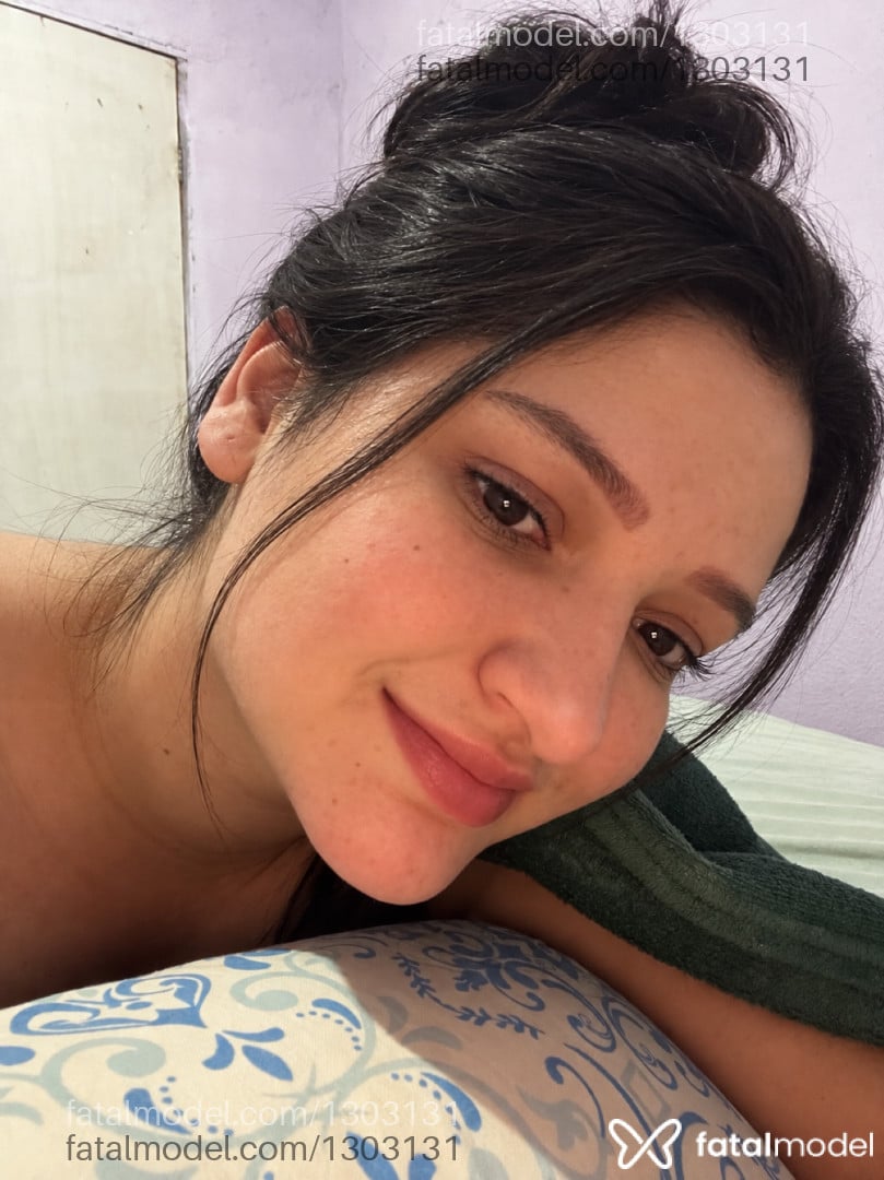 Acompanhante mulher morena (o) de olhos castanhos - Moura