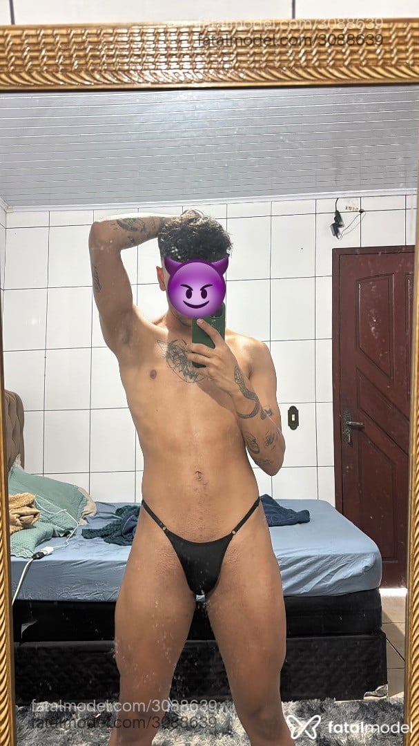 Acompanhante homem morena (o) de olhos pretos - Moura