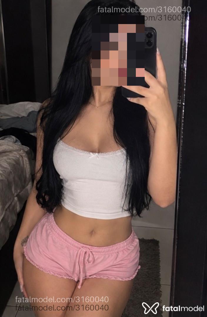 Acompanhante mulher morena (o) de olhos castanhos - Victoria